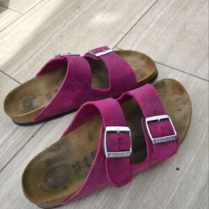 Birkenstock Women's Fuchsia Sandals Sz 9 ( 40)
